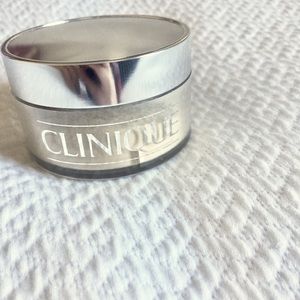 Clinique Blended Face Powder in Invisible Blend